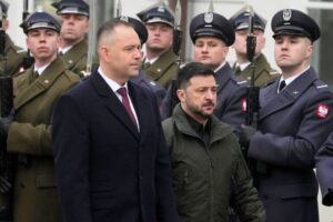 Top Ukrainian officials return Polish awards in WWII dispute