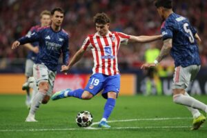Atletico Madrid will not sell Alvarez amid Barcelona interest, says Simeone