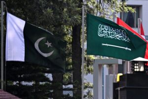 Pakistan pledges full committment to defence of Saudi Arabia