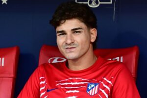 Barcelona handed $670 fine for approaching Atletico’s Alvarez