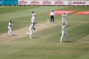 Steve Smith breaks Test fielding record as Australia dominate South Africa