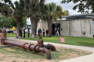‘Paycheck to paycheck’: Texas border voters shed parties amid economic woes