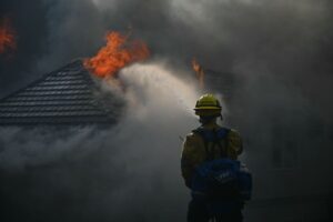 Southern California wildfire engulfs homes, prompts evacuation orders