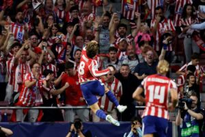 Atletico Madrid beat Manchester United 2-0 as winless run continues
